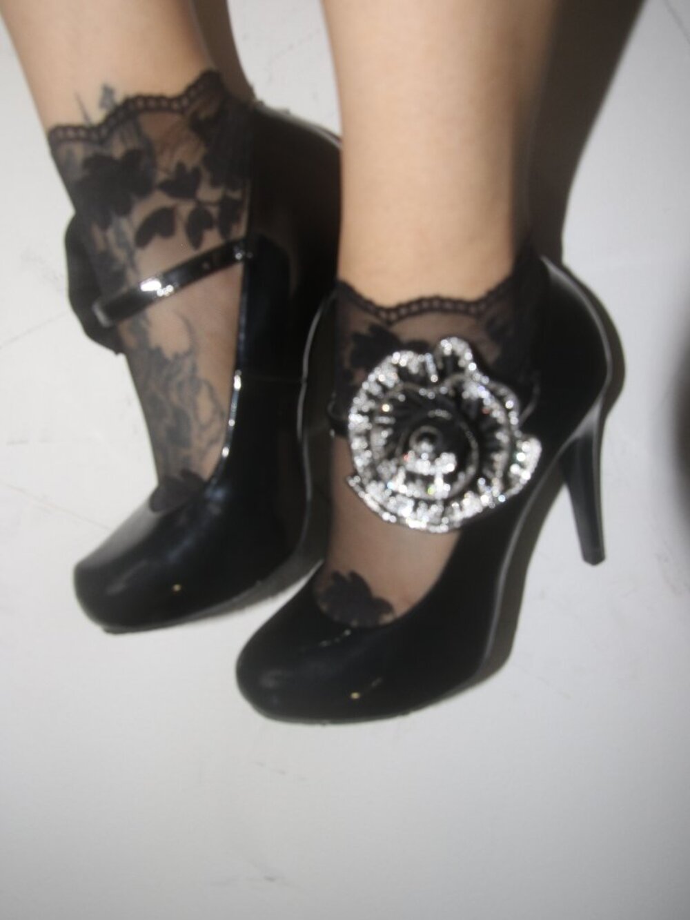 Black Patent Mary Jane High Heels. - Picture 3 of 4